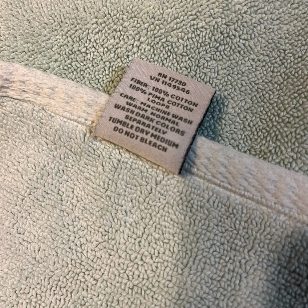 Vintage Fieldcrest Bath rug/ Firm Price